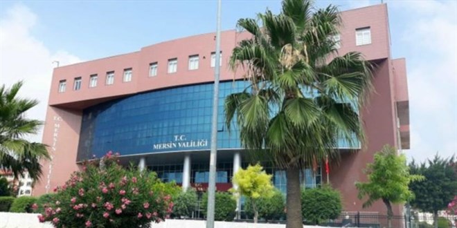 'Tiyatro oyununda dini inanç değerlerini aşağılama' iddiasına suç duyurusu