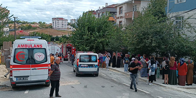 Ev yangınına müdahale eden itfaiye ekiplerine engel olan 2 kişi gözaltında