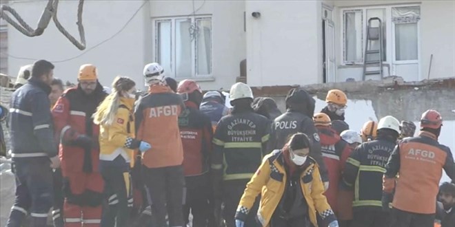 21 kişiye mezar olan Gölgeler Apartmanı'nın betonunda dere kumu ve çakıl kullanılmış