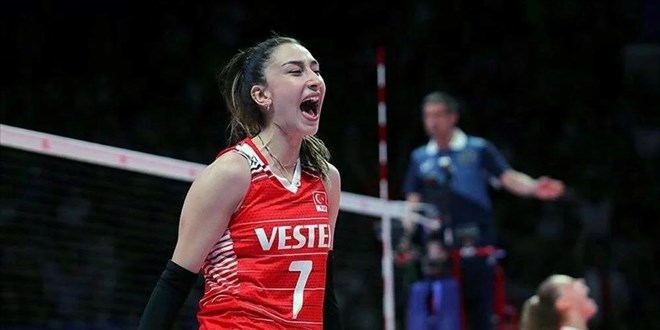 Milli voleybolcuyu 'asit atmakla' tehdit eden sanığa hapis istendi