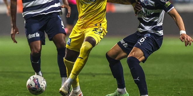 Kasımpaşa- Ankaragücü maçından sonra protokol tribününde kavga çıktı