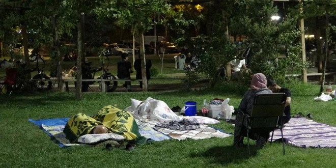 Toplanma yeri çok ama gören yok!