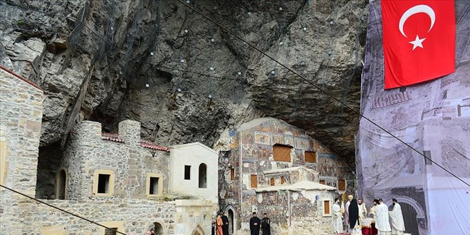 Fener Rum Patrikhanesi'nden Sümela Manastırı'ndaki ayine ilişkin açıklama