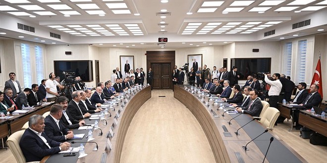 Kamu Toplu Sözleşmesi'nde gözler perşembe gününde