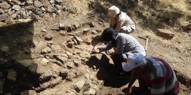 Toprağın altından bin 700 yıllık villa çıktı