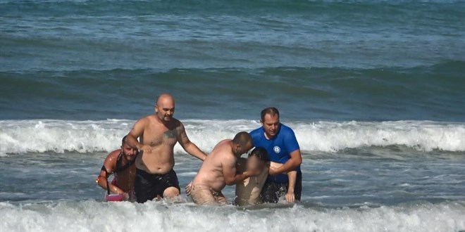 Ankara'dan geldiği Samsun'da boğulma tehlikesi geçirdi: Durumu kritik