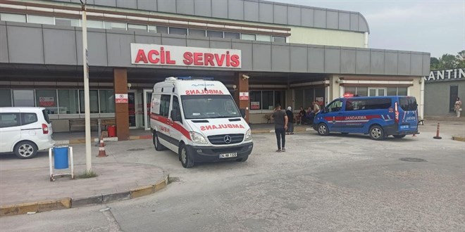 Kocaeli'de denizde boulma tehlikesi geiren kii hastanede ld