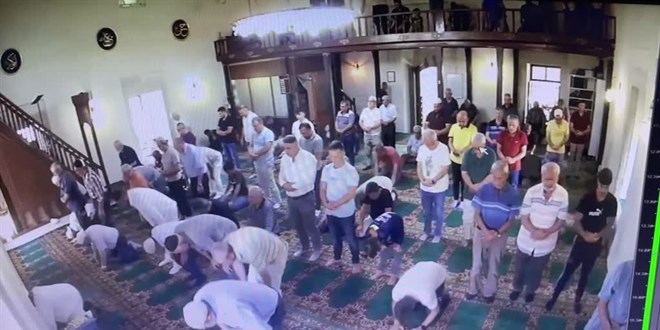 Edirne'de 'hırsız' camide çaldığı cep telefonunu geri getirdi