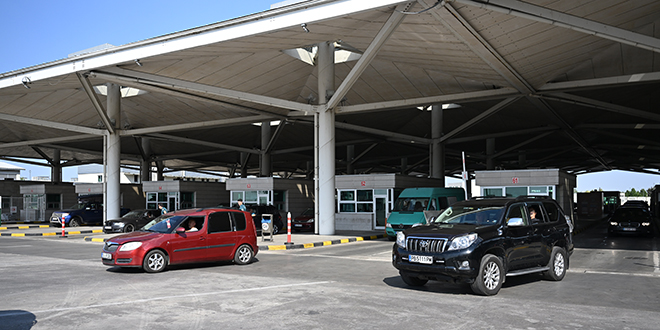 Gurbetçilerin yurda giriş ve çıkışlarında gümrükte bekleme süreleri yarı yarıya kısaldı