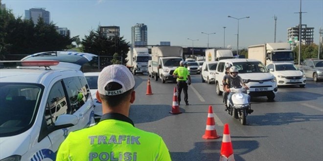 İstanbul'da usulsüz siren-çakar kullanan araçlara yönelik denetim yapıldı