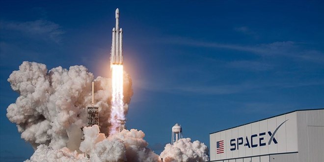 Space X'in 4 astronotu Uluslararası Uzay İstasyonu'na iniş yaptı