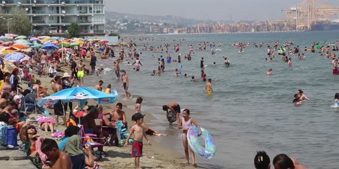 Sıcak havada deniz ve havuzlarda enfeksiyon riski