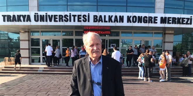 80 yaşında üniversiteye kaydını yaptırdı