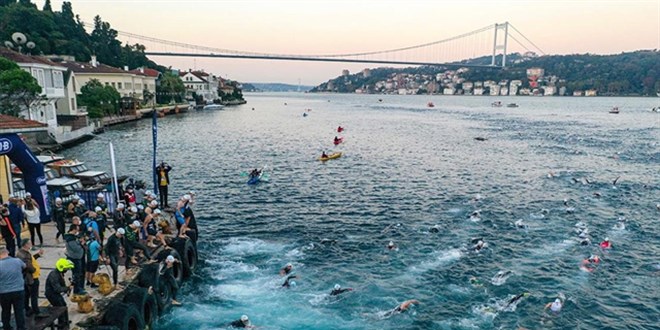 İstanbul Boğazı gemi geçişlerine kapatıldı