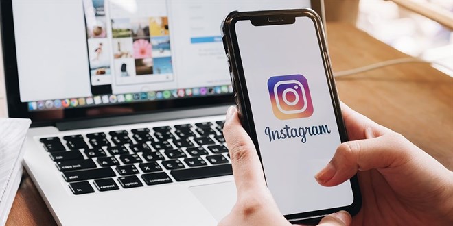 Türkiye'deki kullanıcıların yüzde 43'ü eşleri ve partnerleriyle fotoğraf paylaşmıyor
