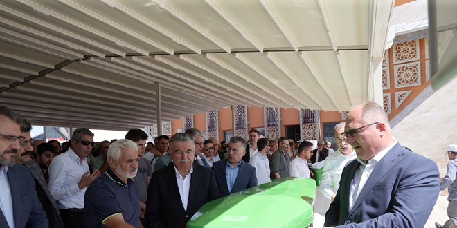 Kırıkkale'de trafik kazasında ölen belediye meclis üyesi Sivas'ta son yolculuğuna uğurlandı