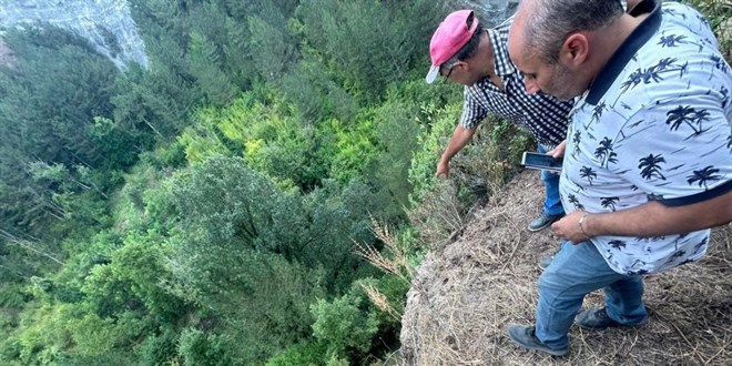 Bolu'da akıl almaz olay: Bacağından bıçaklayıp dereye attı