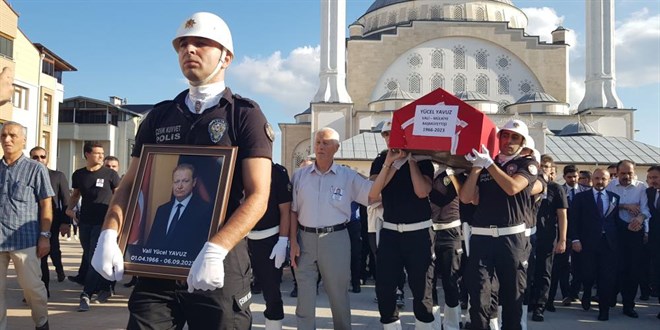 Mülkiye Başmüfettişi Yücel Yavuz kanser nedeniyle hayatını kaybetti