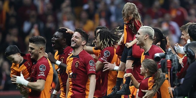 Galatasaray'dan futbolcuların sağlık durumuyla ilgili açıklama