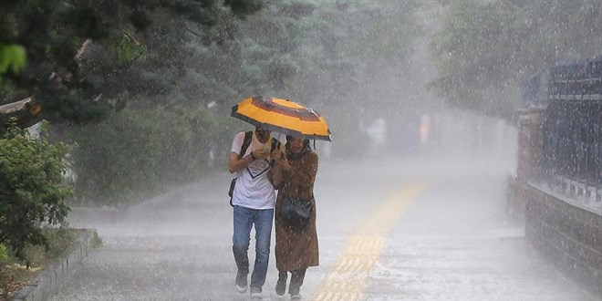 Meteorolojiden iki bölge için gürültülü sağanak yağış uyarısı