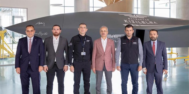 Bakan Uraloğlu, Özdemir Bayraktar Milli Teknoloji Merkezi'ni ziyaret etti