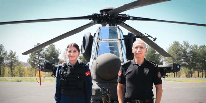Türkiye'nin ilk kadın taarruz helikopter pilotu bakım uçuşu gerçekleştirdi