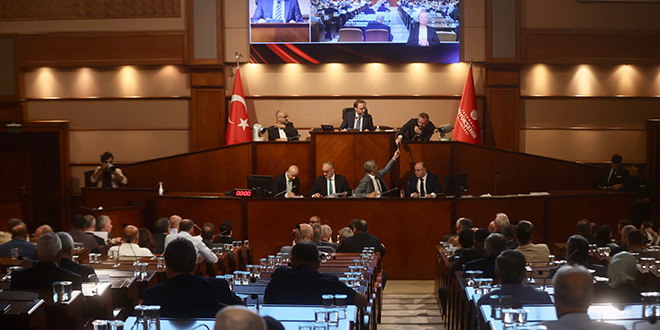 İBB Meclisi'nde 'cami' tartışması