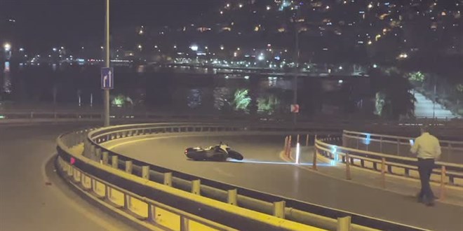 İzmir'de motosiklet kazasında 1 kişi öldü, 1 kişi yaralandı