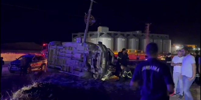 Adıyaman'da minibüsün şarampole devrildiği kazada 1 kişi öldü, 4 kişi yaralandı