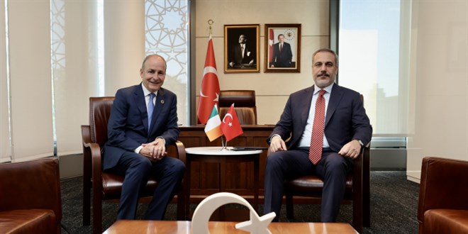 Bakan Fidan, İrlandalı mevkidaşı ile bir araya geldi