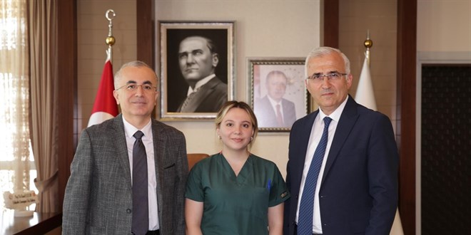 ESOGÜ Hastanesinde hasta bakıcı olarak çalışan kişi tıp fakültesini kazandı