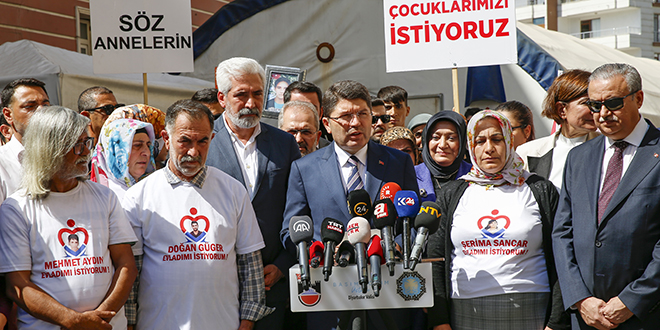 Adalet Bakanı Yılmaz Tunç, Diyarbakır annelerini ziyaret etti