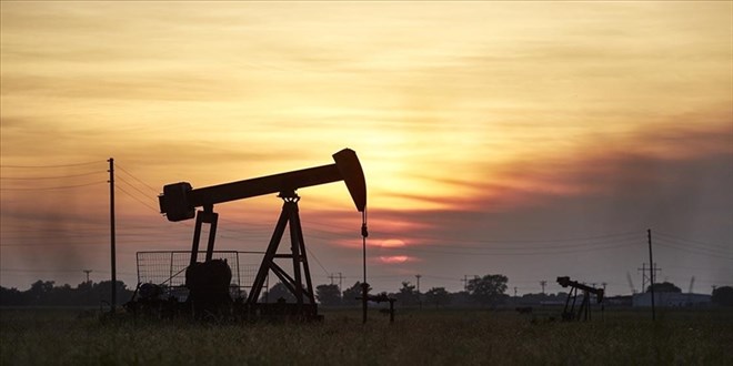 Petrol fiyatlarının gelecek yıl 100 doları aşacağı tahmin ediliyor