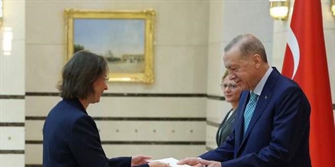 Fransa'nın Ankara Büyükelçisi Dumont, Cumhurbaşkanı Erdoğan'a güven mektubu sundu