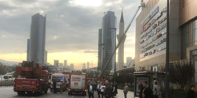 İstanbul'da AVM'de yangın