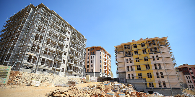 Kahramanmaraş'ta 9 bin 800 deprem konutu yıl sonunda teslim edilecek