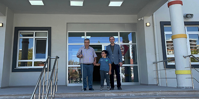 Görme engelli halterci 47 yaşında öğretmen oldu