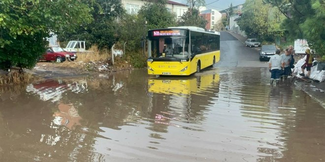 İstanbul'un bazı bölgelerinde sağanak etkisini gösteriyor