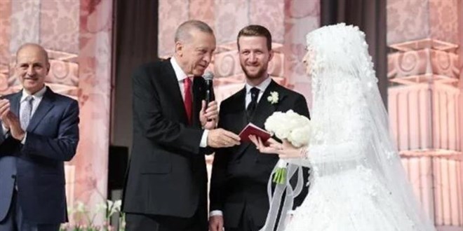Cumhurbaşkanı Erdoğan yeğeninin nikah merasimine katıldı