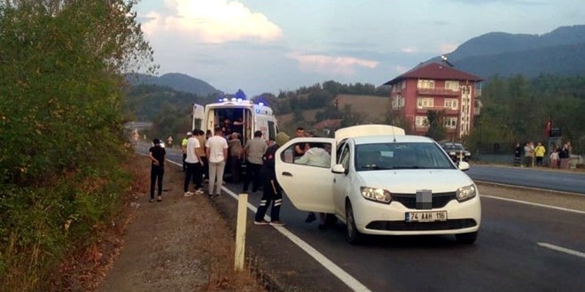 Eşine araç kullanmayı öğretirken kaza yaptı: 1 yaralı