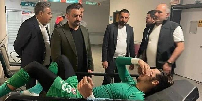 Maç bitti ortalık karıştı: Başkan silahla soyunma odasını bastı