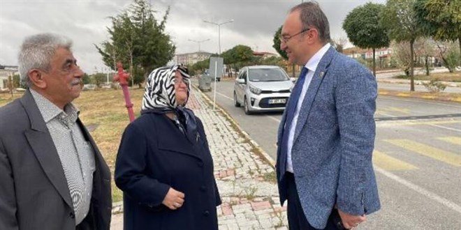 Ortaokul ve liseyi açıktan bitirip, 59 yaşında üniversiteli oldu