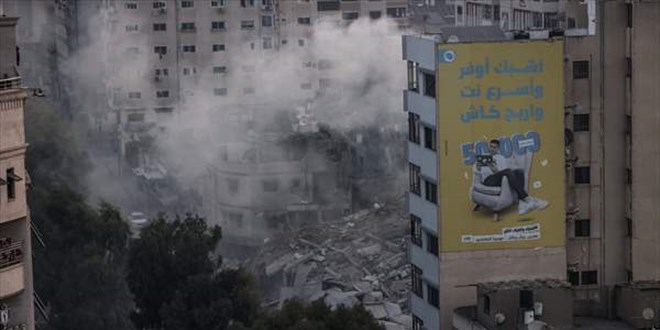 srail'in Gazze'ye saldrlarnda lenlerin says 256'ya ykseldi
