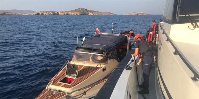 Muğla'da 22 düzensiz göçmen kurtarıldı