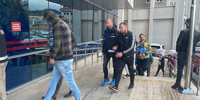 'Kafes' operasyonunda Eskişehir'de yakalanan 12 şüpheli adliyede