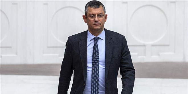 Özgür Özel, CHP İstanbul İl Başkanlığına seçilen Çelik'i tebrik etti