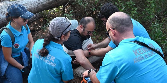 Belediye personeline ilk yardım çantası dronla geldi