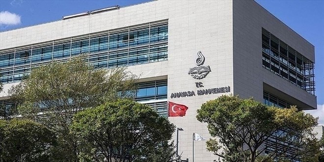 AYM'den evlat edinmede yaş farkı şartına hak ihlali kararı