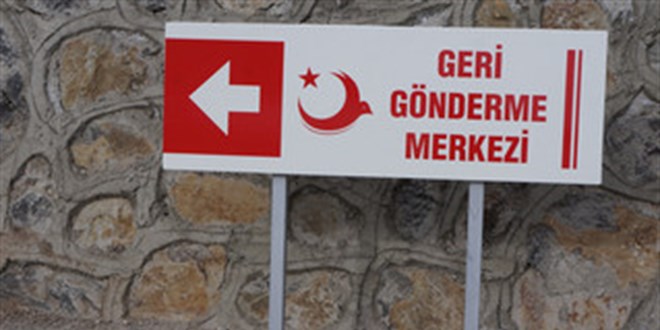 'Geri gönderme merkezleri 'gönüllü geri dönüşe zorlama' merkezlerine dönüştü'