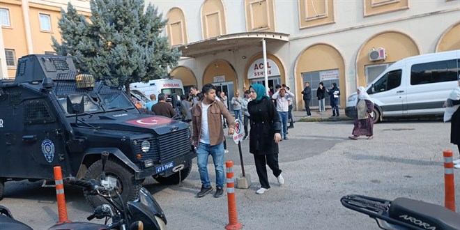 Darp ettiği eşinin yakınları tarafından öldürüldü